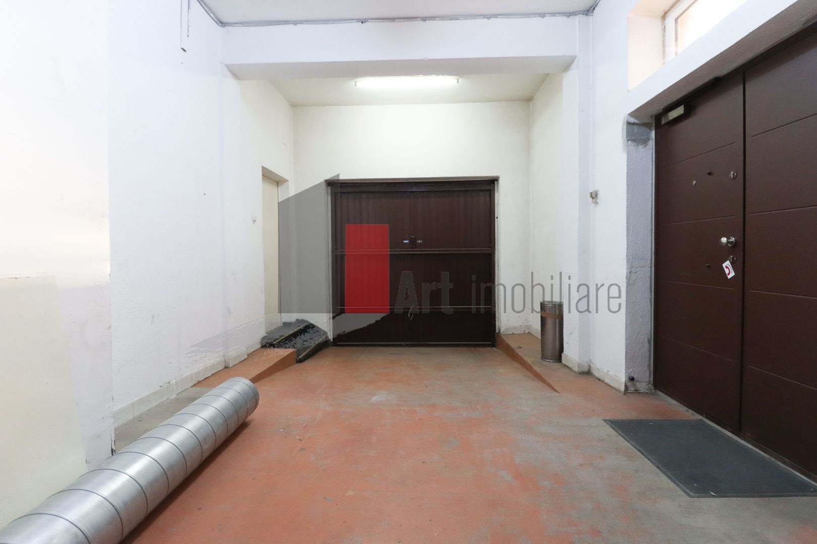 Spatiul "NUJNO", parter, 2 intrari, comercial/depozitare/productie - Poză 1