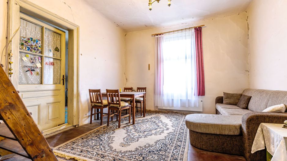 Apartament cu 2 camere, la curte comună, în Grădște. - Poză 10