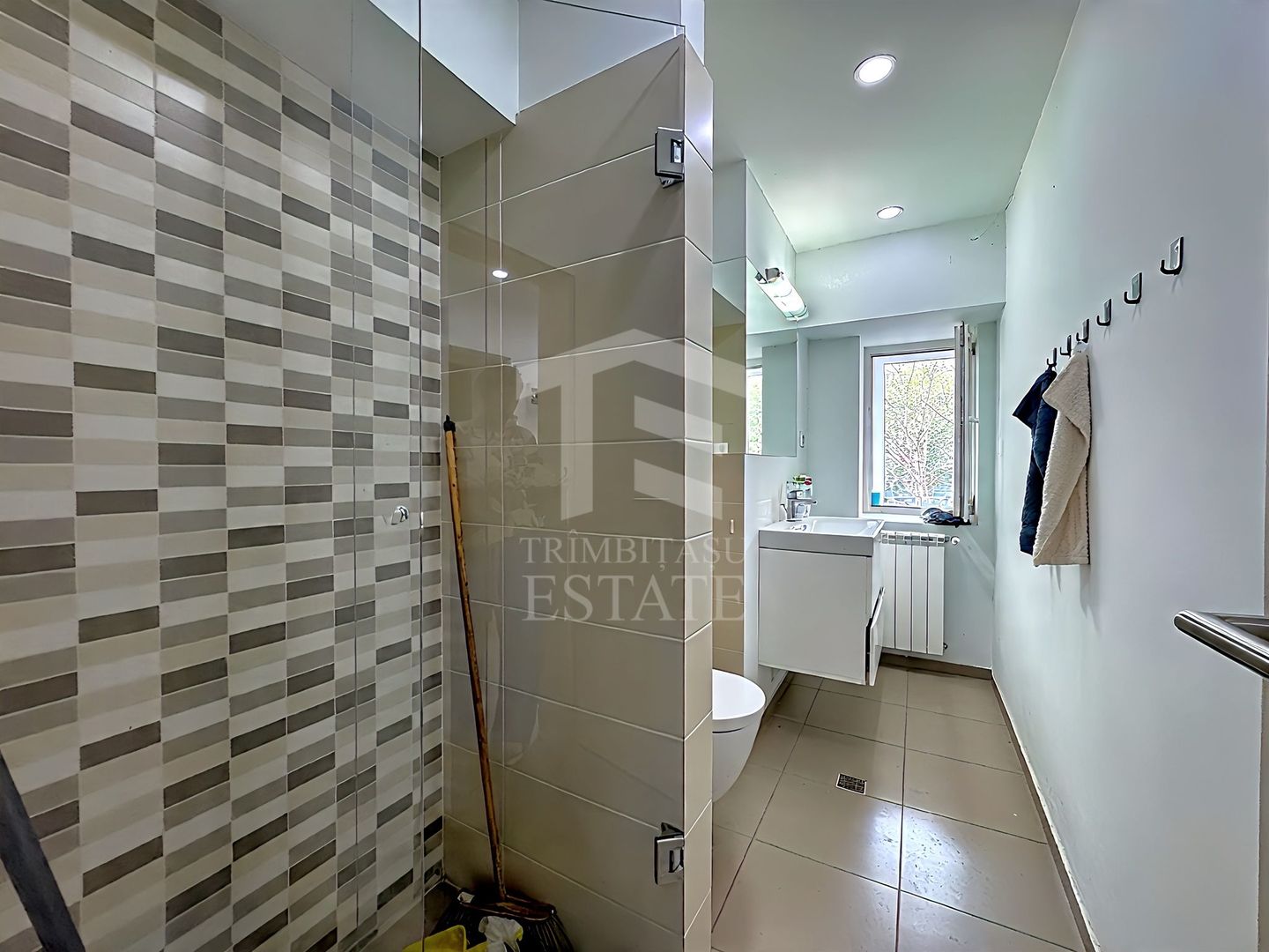 3 camere decomandat renovat etaj 2 an 1996 SU 86mp Decebal - Poză 12