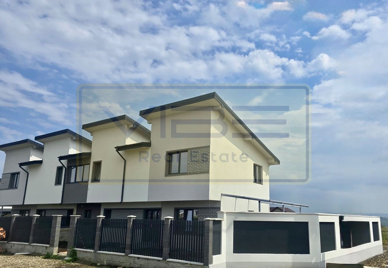 Duplex 4 camere Miroslava - Rond Valea Ursului - Poză 1