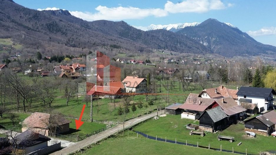 Teren  1.742 mp Bran Predeluț  | utilități | 21 m front stradal - Poză 3