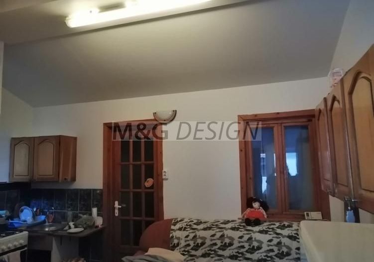 Apartament 2 camere  la curte cu centrala - Poză 2