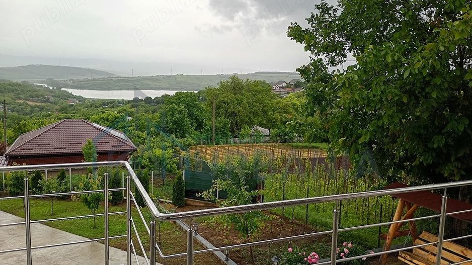 Casă de vânzare în Ciurbești, Iași – Proprietate nouă cu vedere la lac - Poză 2