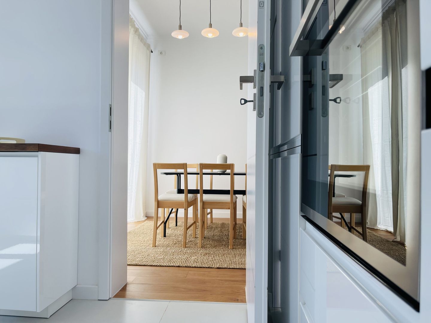 INCHIRIATA - Prima inchiriere, Segmentul Lux | Central | Panouri solare - Poză 3