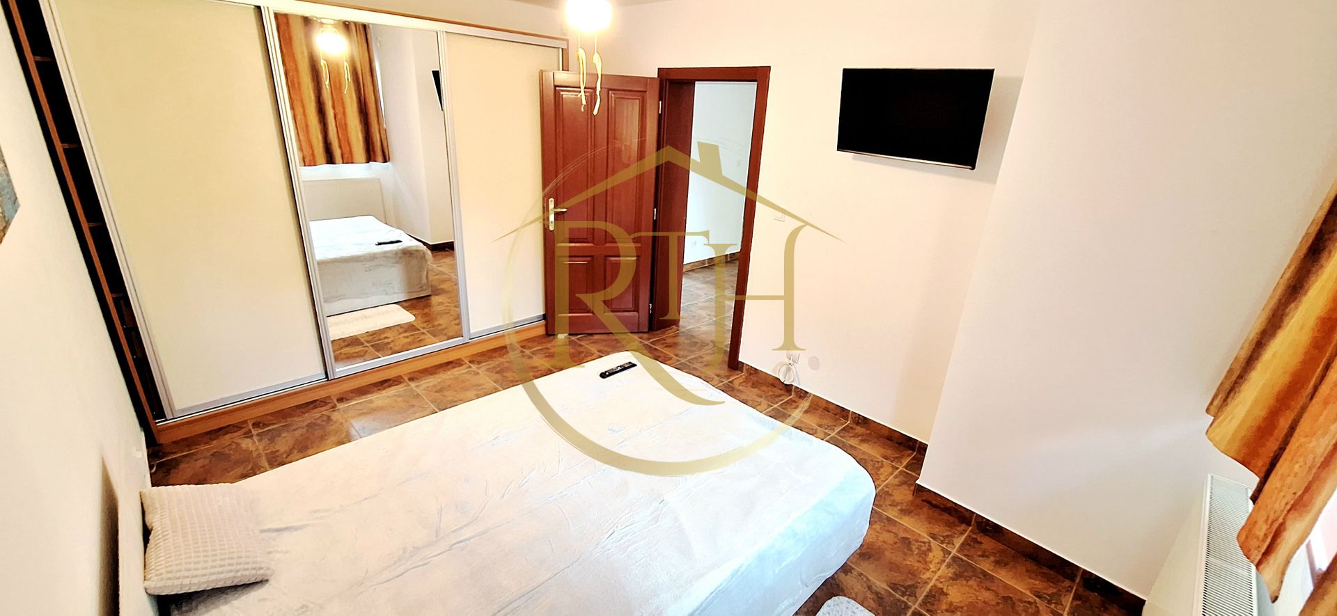 Oferim spre inchiriere, casa deosebi cu 4 camere,2 garaje,zona Soarelui-Braytim - Poză 18