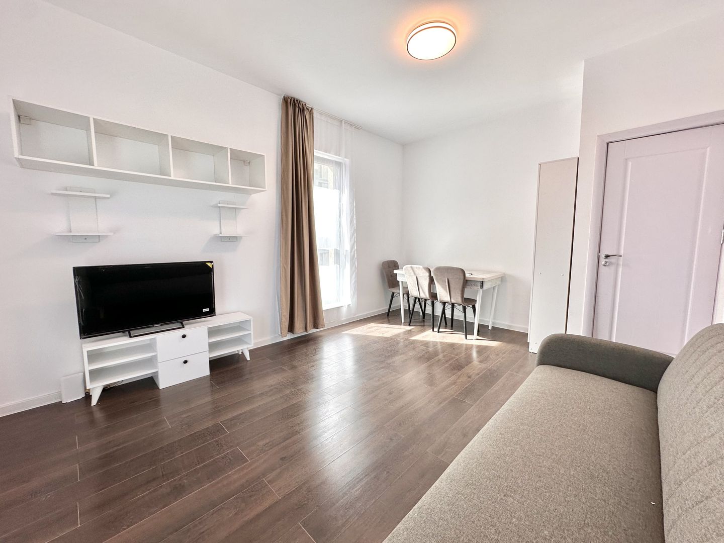 Apartament 2 Camere Exigent Plaza Faza 5 + Parcare inclusa! - Poză 3