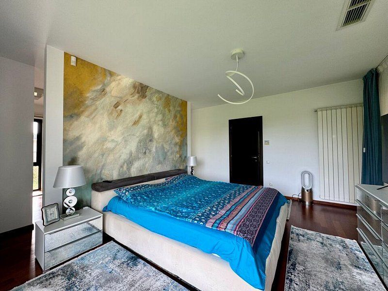 Vila lux de vanzare in cel mai dorit complex din Erou Iancu Nicolae-locatie rara - Poză 13