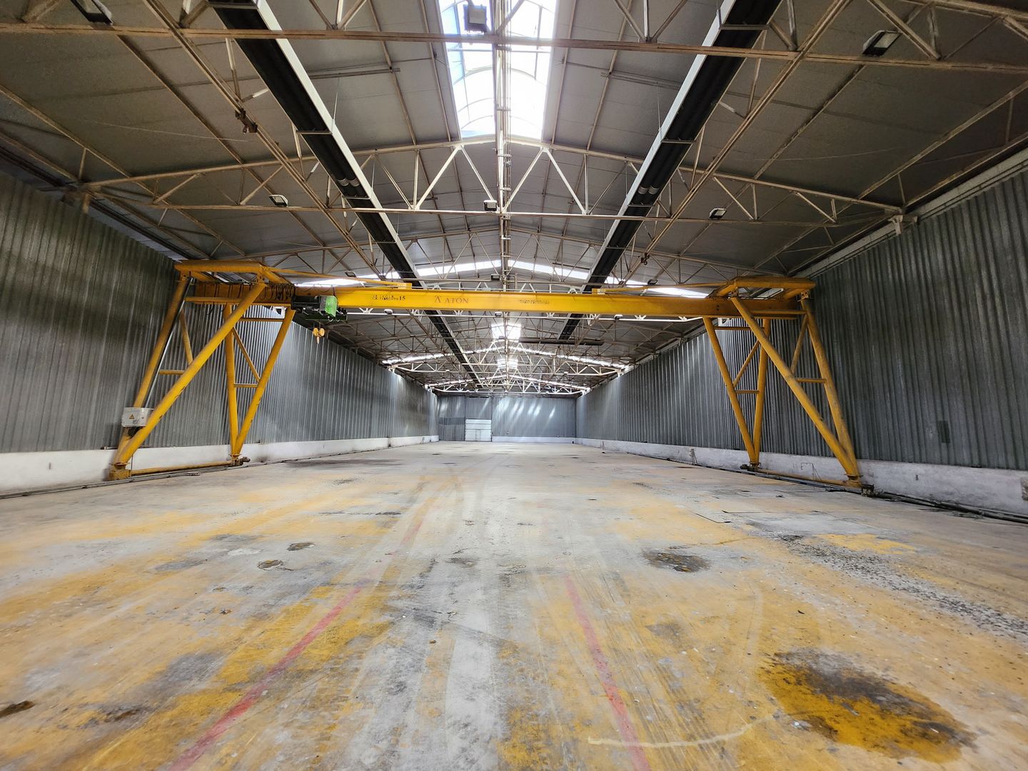 Hale depozit-productie industriala la 20 km de TM - Poză 2