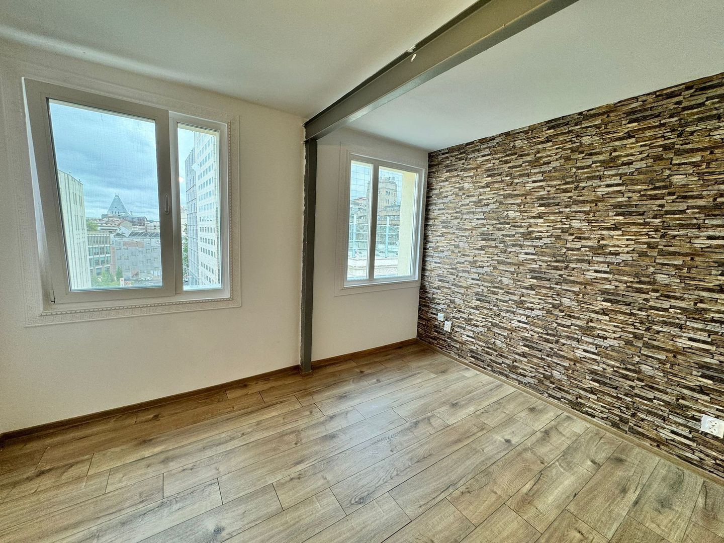 Garsoniera de vânzare în fața Novotel-  Calea Victoriei - Poză 3