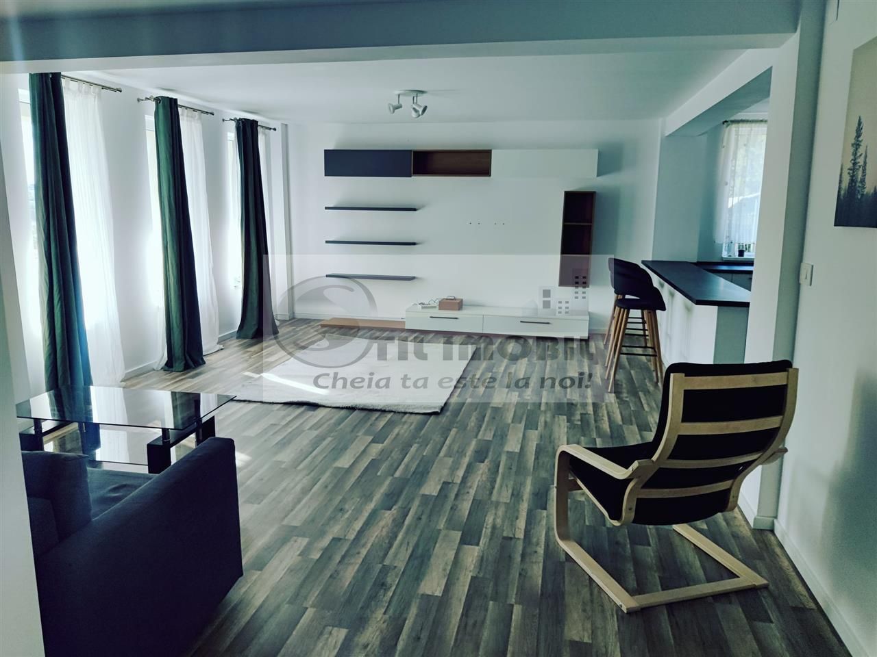 Casa/Vila de inchiriat Bucium - 850 euro - Poză 1