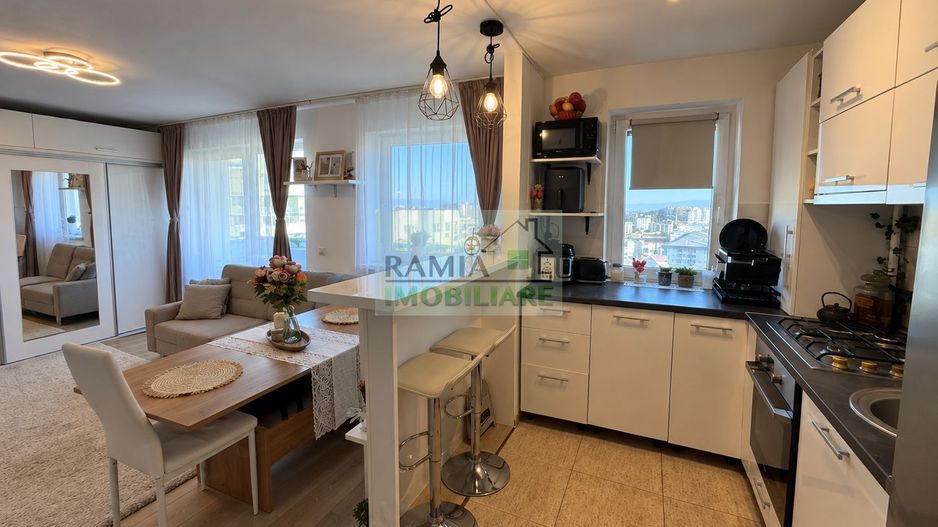 Studio 39 mp, Top City – Coresi, etaj 9/11, parcare, boxă, mobilat - Poză 1
