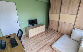 La cheie, cu doua locuri de parcare, ferit de agitatie si aglomeratie - Poză 9