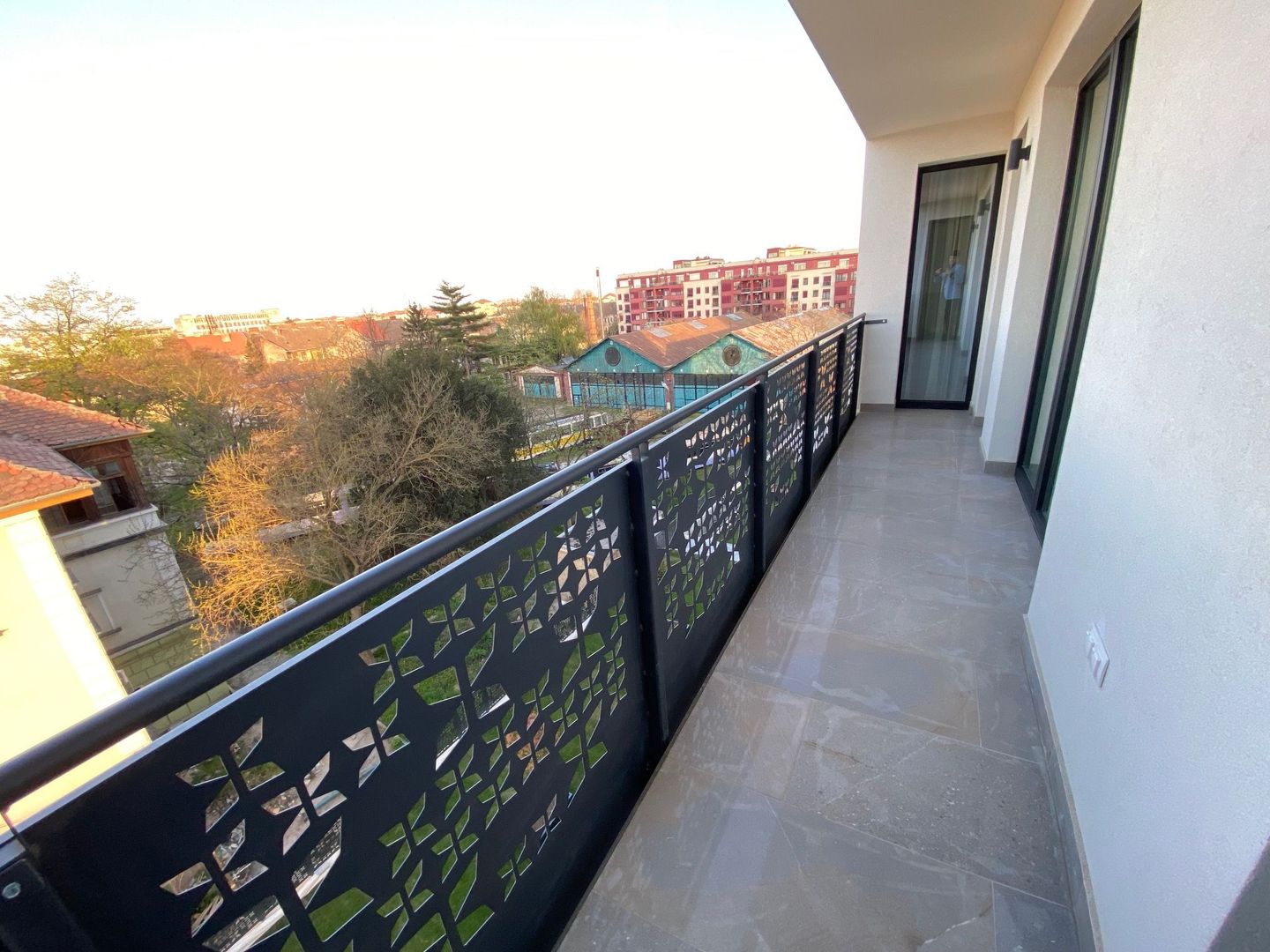 Apartament bloc nou 4 camere - parcare subterana - Poză 11