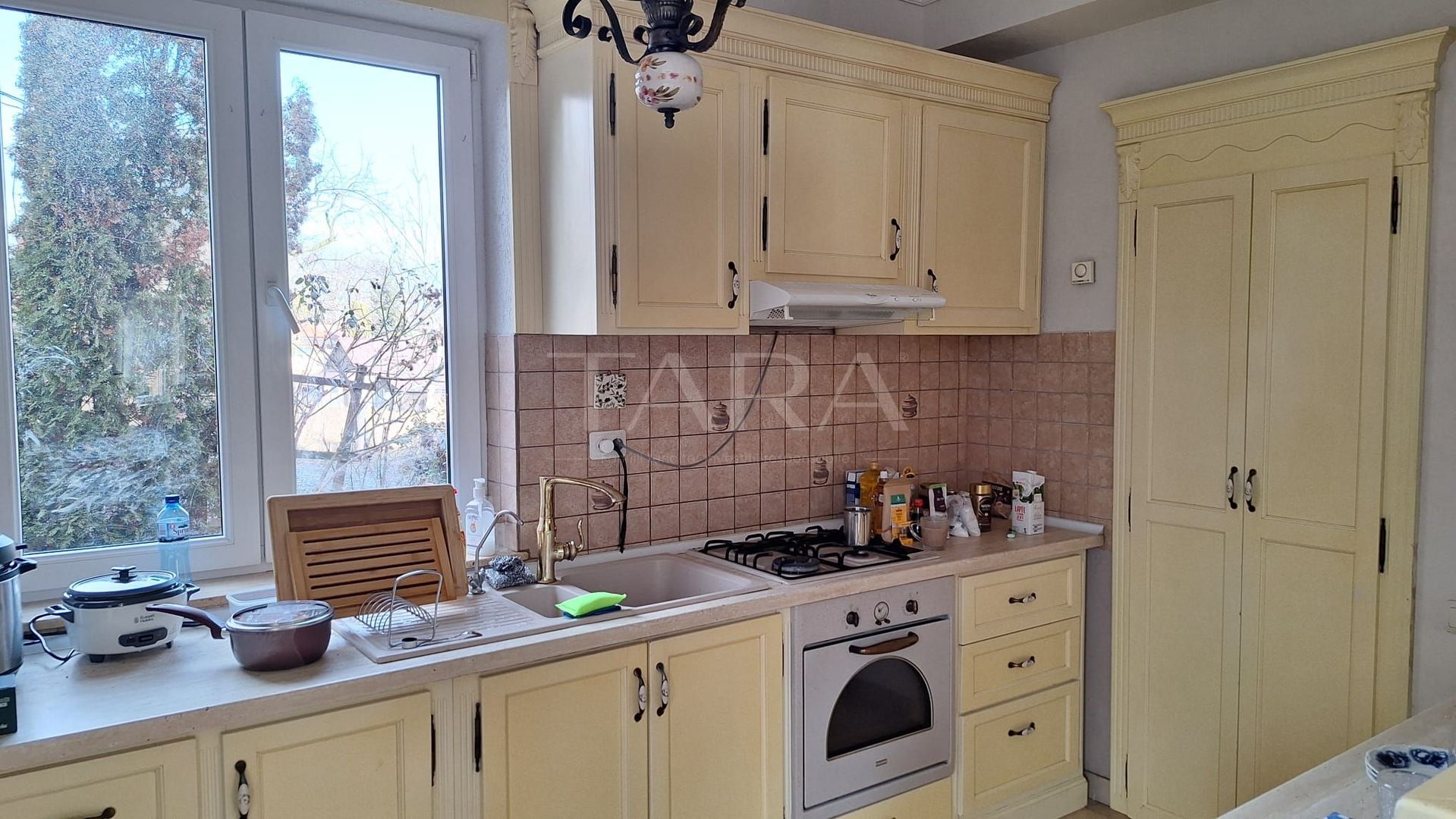 Casa Elegantă în Borhanci - Poză 4