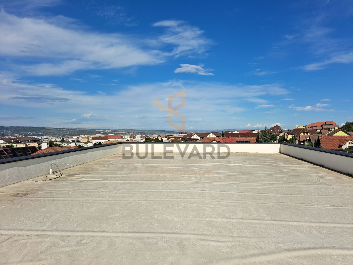 Penthouse 150 mp utili+ terase 200 mp+ 2 parcari subterane +curte 120 mp - Poză 17