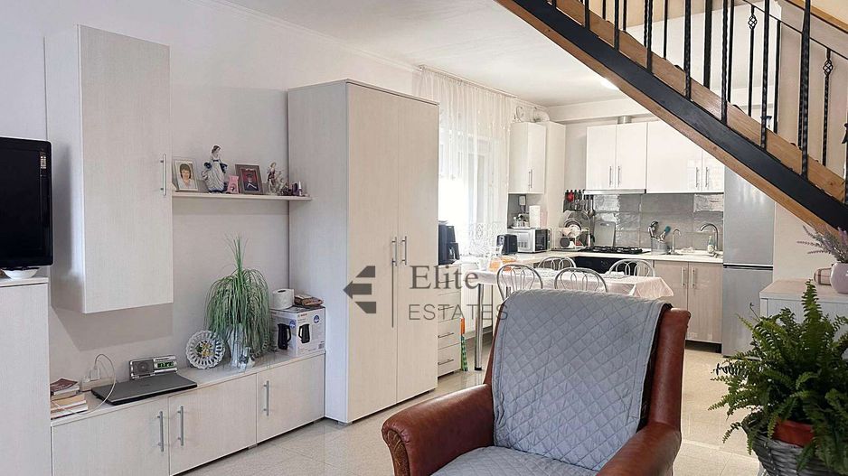 Casă cochetă intr-o zonă centrală foarte apreciata din Oradea - Poză 1