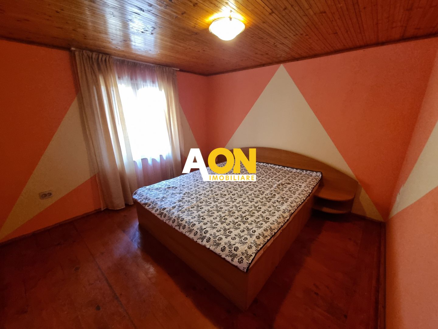 De vanzare casa P+M in stil rustic, 312 mp teren, Barabant - Poză 7