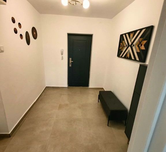 Vand apartament 2 camere Crangasi totul nou removat /mobilat - Poză 2