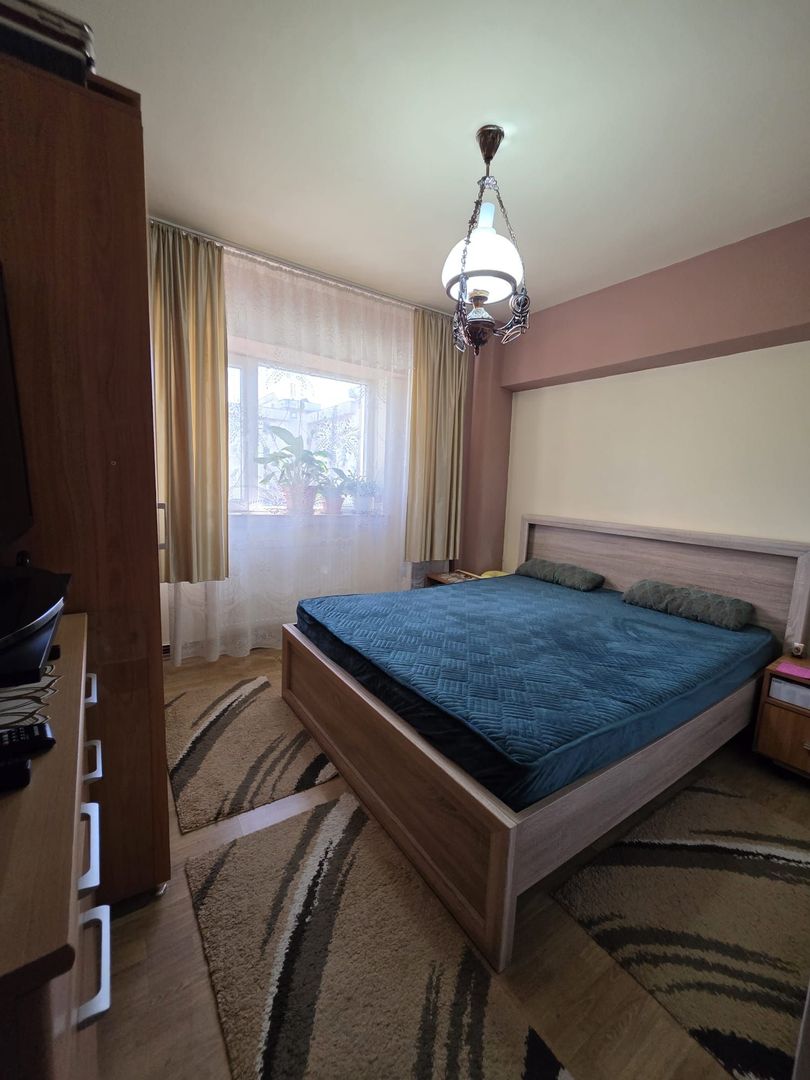 Apartament 4 camere decomandat- Zona Electroputere Mall - Poză 1