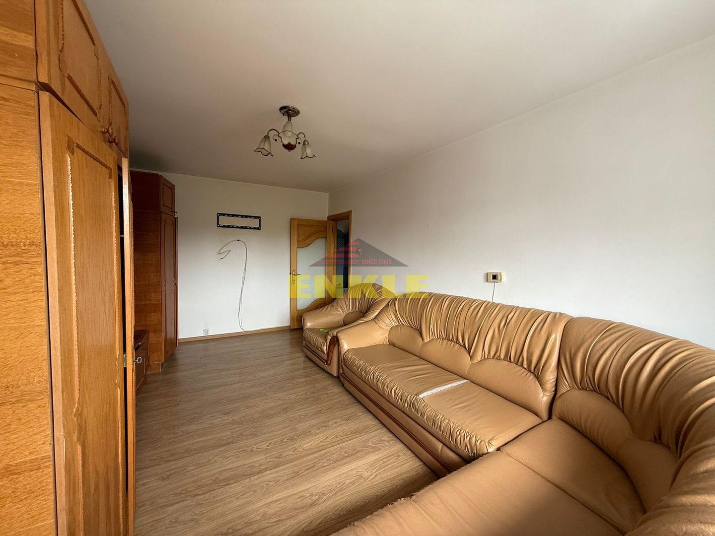 De vânzare apartament cu 2 camere, zona Bucovina. - Poză 1