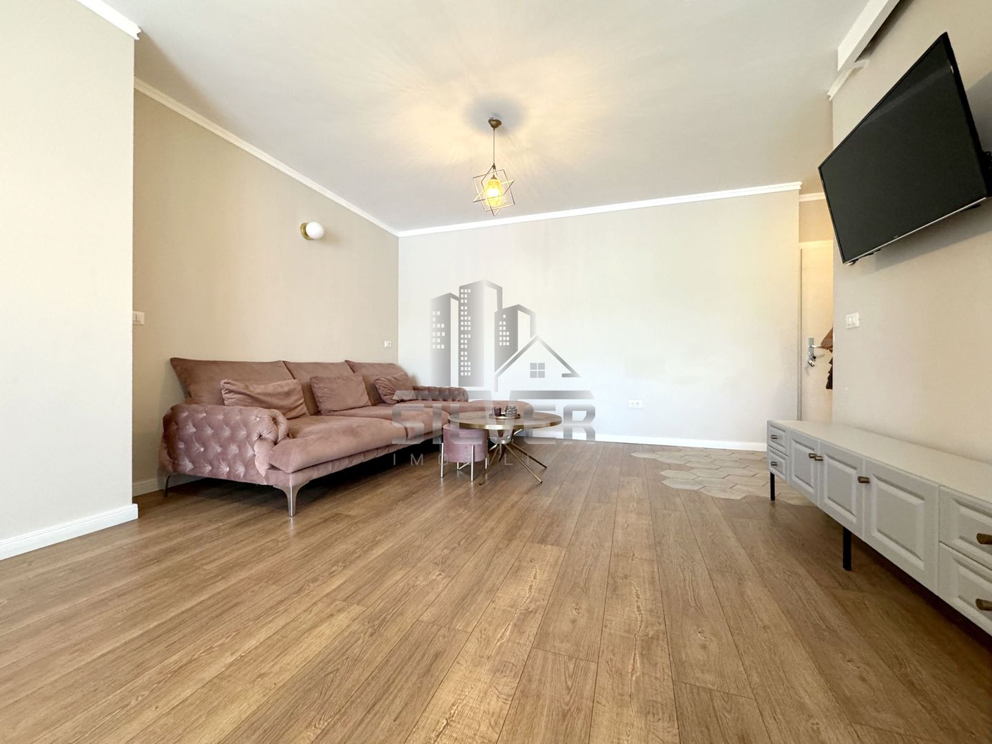 Apartament ultrafinisat/parcare/5 minute de Vivo Mall. - Poză 6