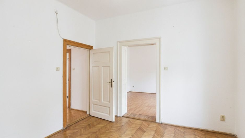 Casă cu 3 camere și teren de 450 mp în Pârneava - Poză 7