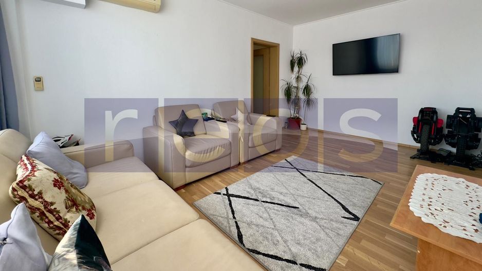 VANZARE APARTAMENT 3 CAMERE 65MP METROU IANCULUI DUBLU VEDERE SEMIDECOMANDAT - Poză 3