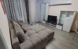 De închiriat apartament cu 3 camere - Poză 1