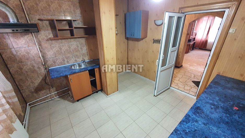 Apartament cu 3 camere, decomandate, zona CENTRU - PRIMĂRIE; - Poză 3
