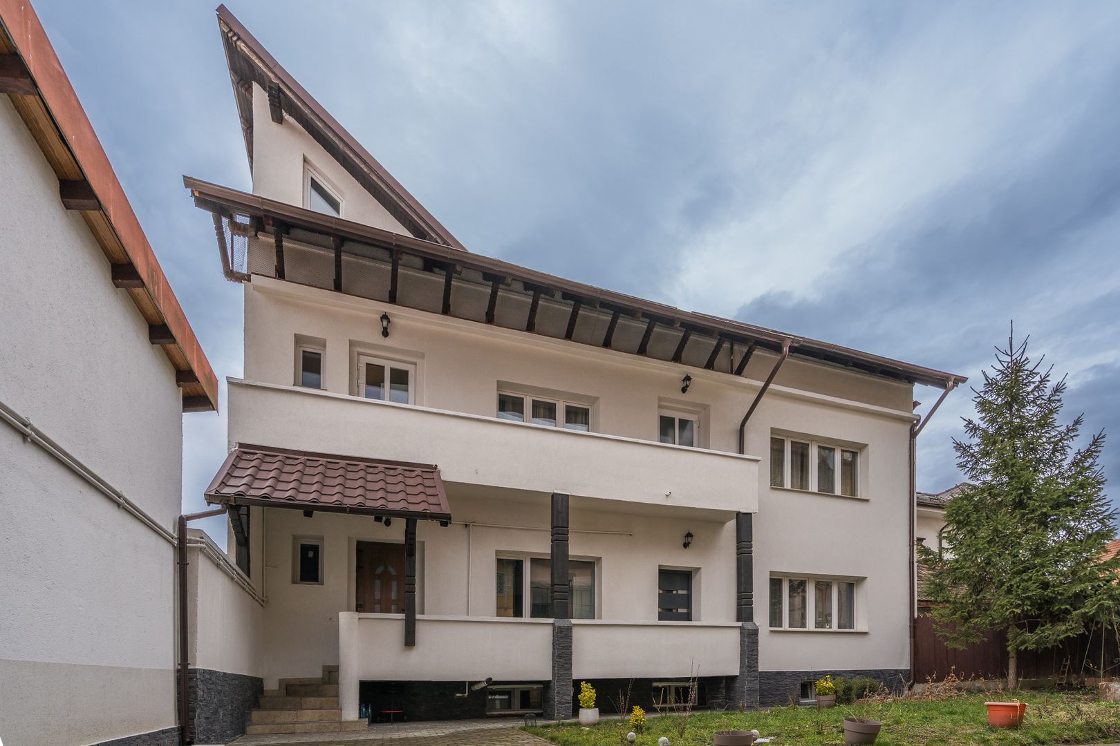Casa individuala renovata integral | Brasovul Vechi - Dealul Cetatii - Poză 2