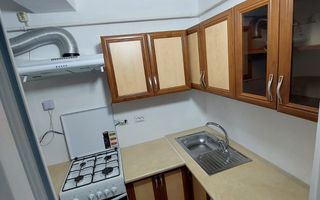 Apartament 3 camere, renovat complet, mobilat și utilat, lângă Colegiul Național „Mihail Sadoveanu”, Pașcani, cu pod pe toată suprafața - Poză 7