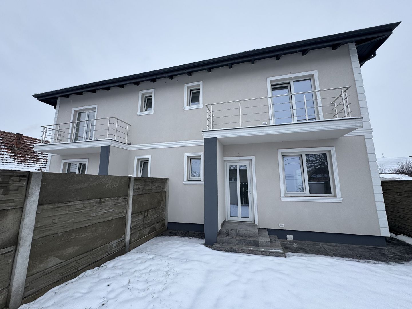 1/2 Duplex Utvin,4 Camere,2 Bai,Toate Utilitatile - Poză 2