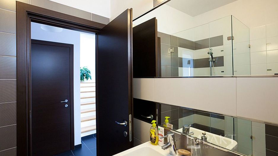 Vila deosebită, în cartierul Zorilor, superfinisată, ideală pentru locuință ! - Poză 17