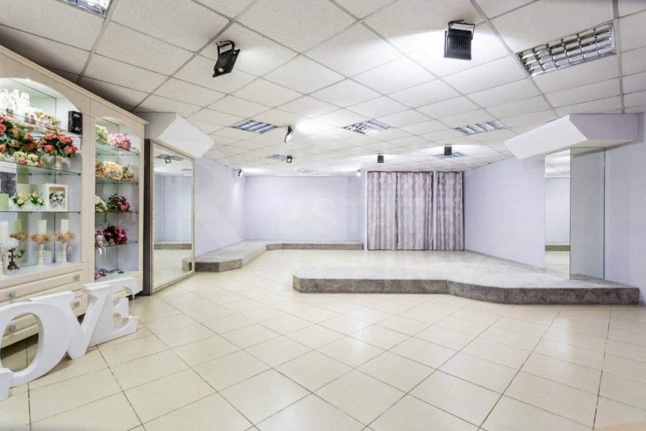 Vânzare, spațiu comercial, 1400 mp+9 ari, str. Ștefan cel Mare, Bălți - Poză 12