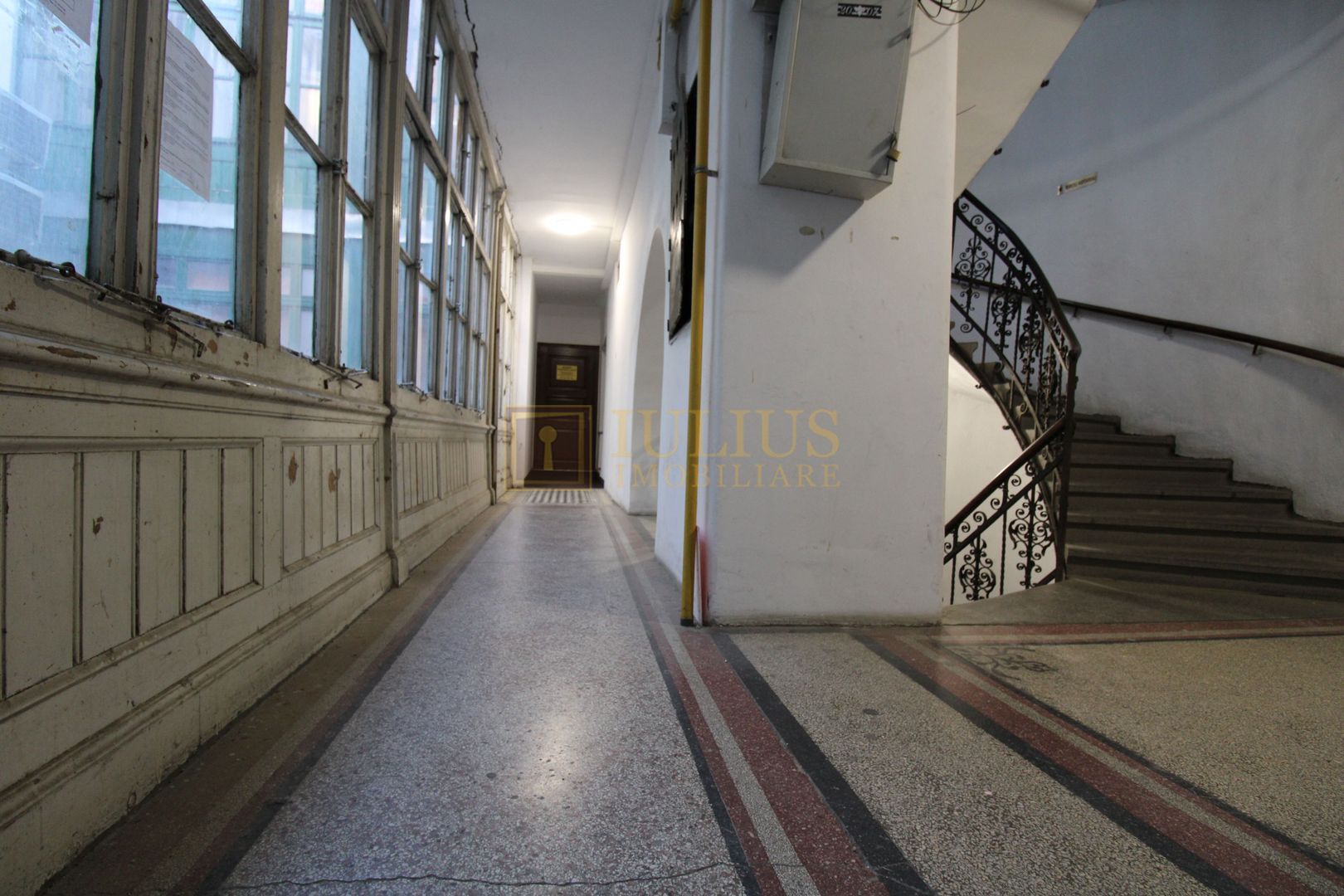 Spatiu birou in Piata Unirii; Eugen de Savoya. - Poză 3