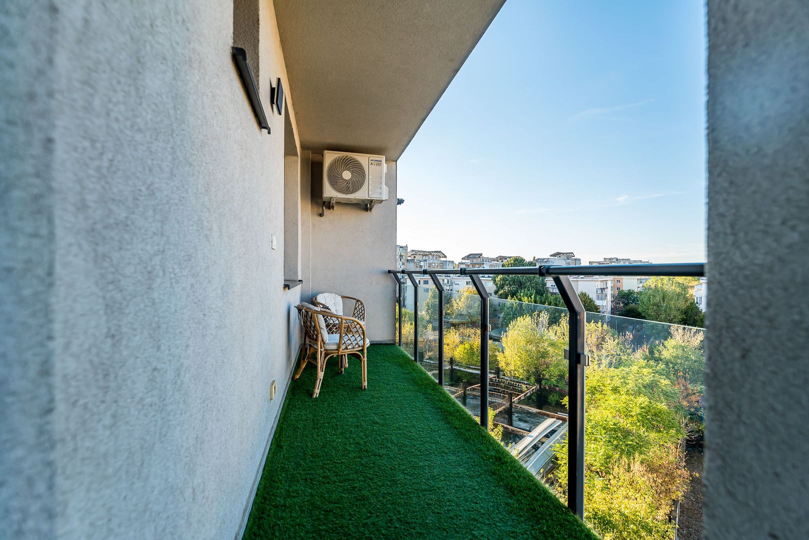 La câtiva pași de mal | 2 camere, 52 mp utili, bloc nou cu lift - Poză 6