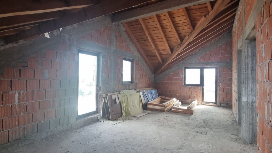 Casă la roșu în Brănești, oportunitate de preț - Poză 11