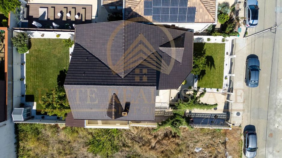 Ovidiu Sud - Zona premium - Vila impozanta, curte mare, garaj, terasa! - Poză 54