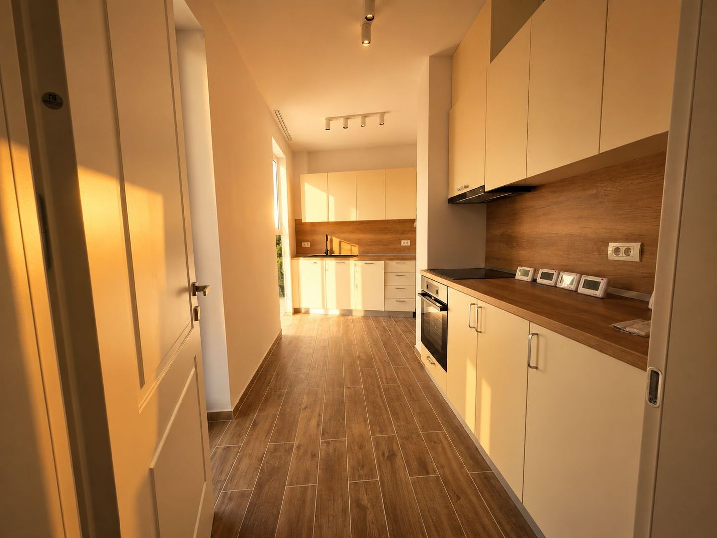 Apartament 4 camere de închiriat Armenească – Universitate NOU - Poză 3