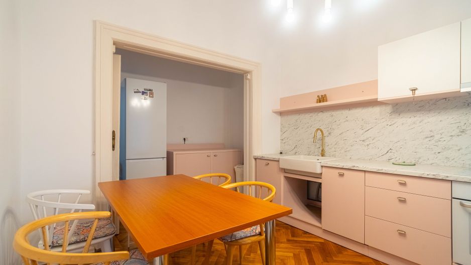 Închiriere apartament ultracentral cu parcare privată | 97 mp, - Poză 2