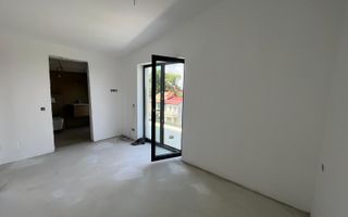 Vilă individuală modernă, P+1+M, cu curte generoasă  Tunari - Poză 9