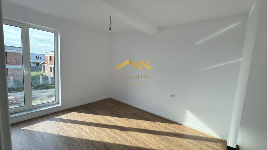 Bucovăț-Duplex P+E-4 Camere - Poză 11