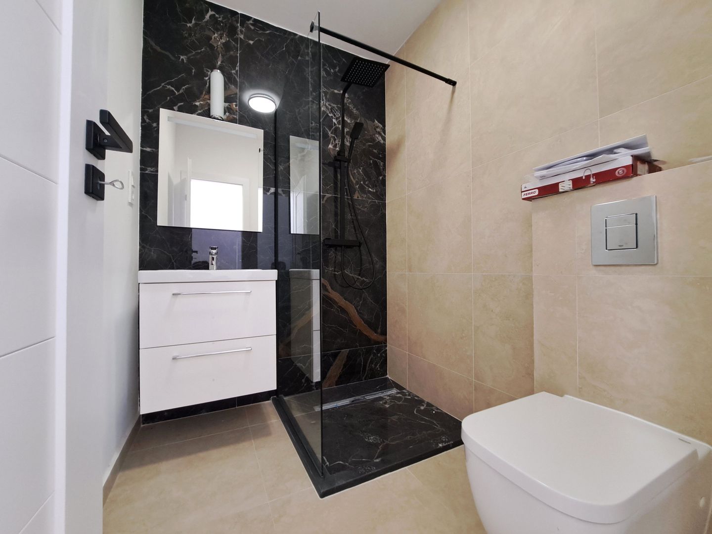 Apartament 3 camere, 2 bai, balcon mare - Sibiu - Poză 3