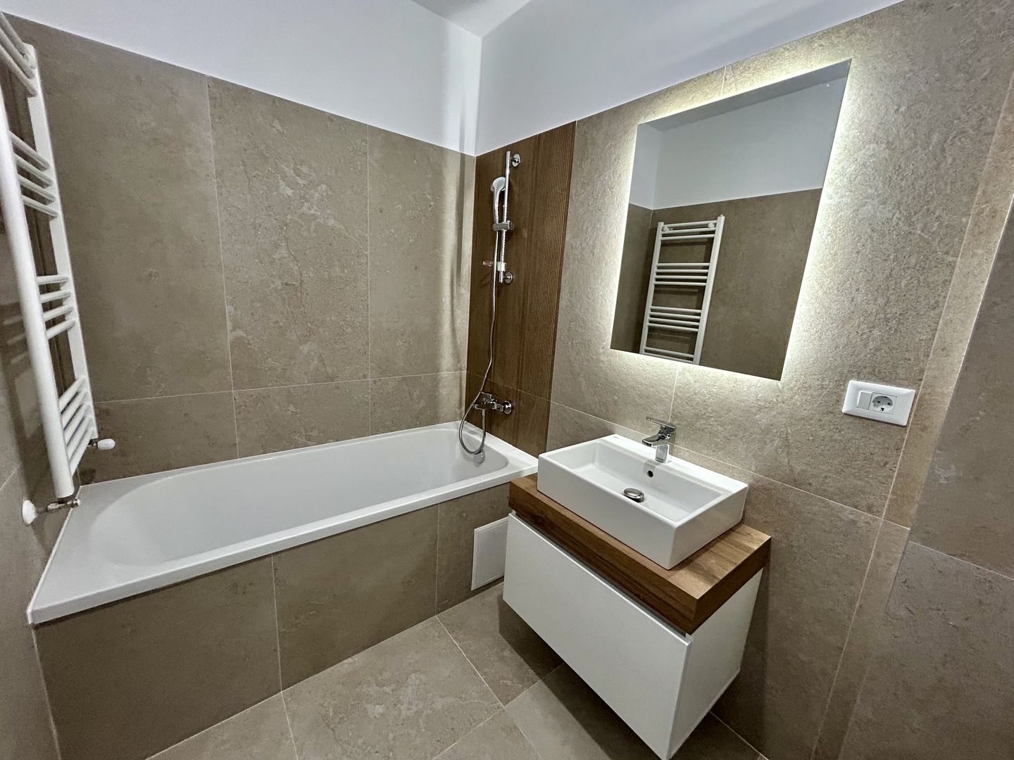 Apartament 2 camere zona Tractorul | Mobilat lux | Constructie 2025 - Poză 8