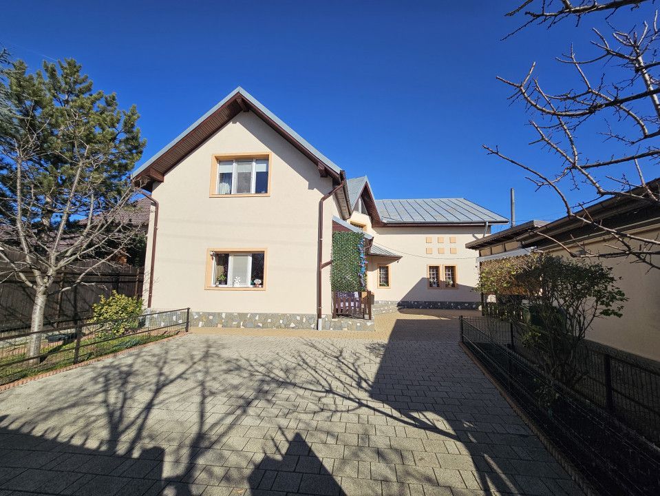 Vilă P +M în centrul orașului Otopeni, 7 + camere, anexe apartament - Poză 17