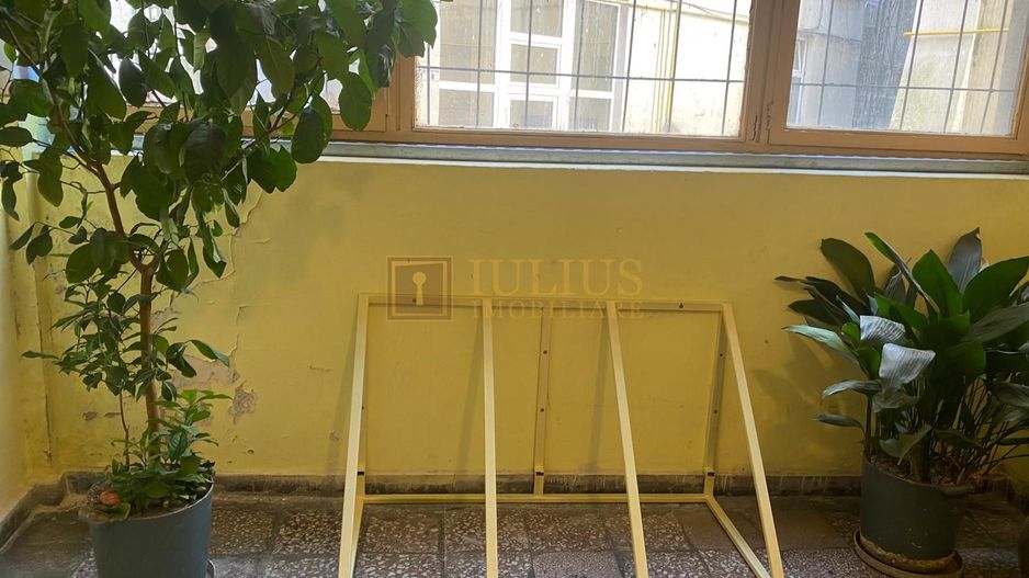 2 dormitoare, centrala proprie, bucatarie inchisa. Piața Libertatii. - Poză 22