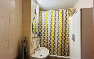 Apartament decomandat, cu 3 camere, 2 bai, 2 balcoane - Zona Strand - Poză 19