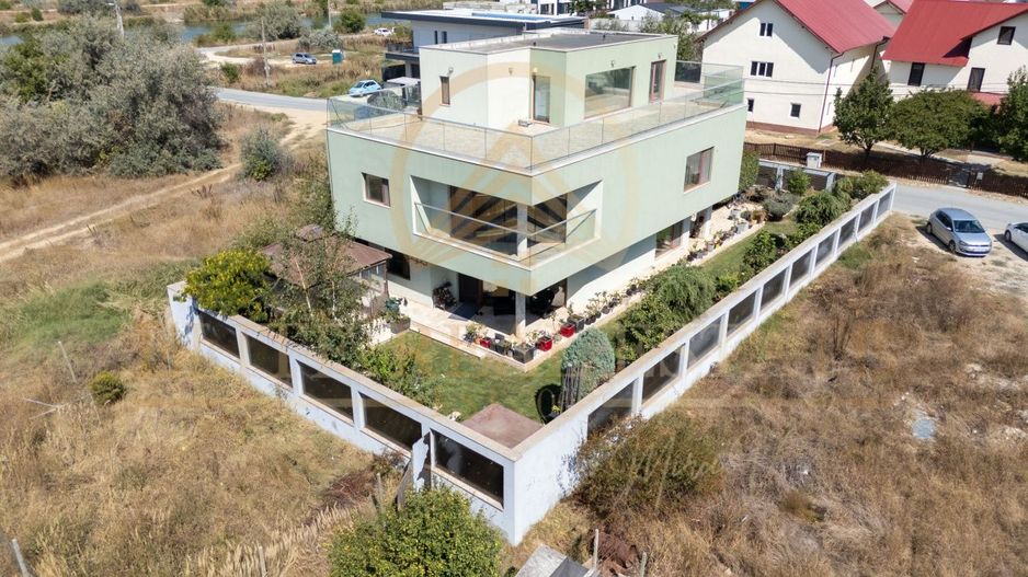 Mamaia Sat - Vila moderna, dotari premium, curte mare, vedere la lac! - Poză 2