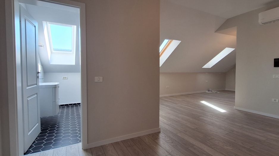 Apartament cu 2 camere si loc de parcare - Poză 10