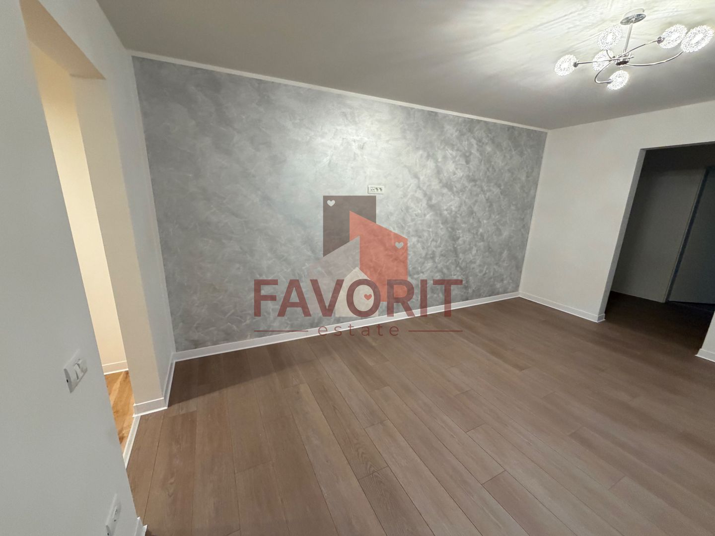 Disponibil imediat. Centrala proprie. Renovat integral - Poză 9